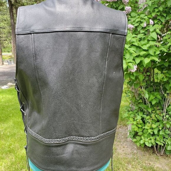 0742. NEW!!!! Genuine Leather Riding Vest in Black w/2 ~Concealed Carry Pockets - Picture 6 of 16